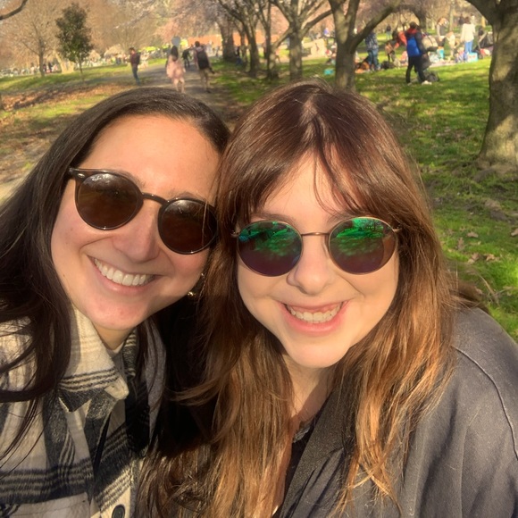 Meet your Posher, Sara - Picture 3 of 3